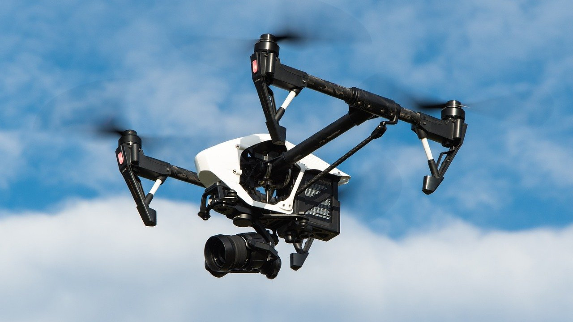 Comment trouver un pilote de drone pour sa communication ?