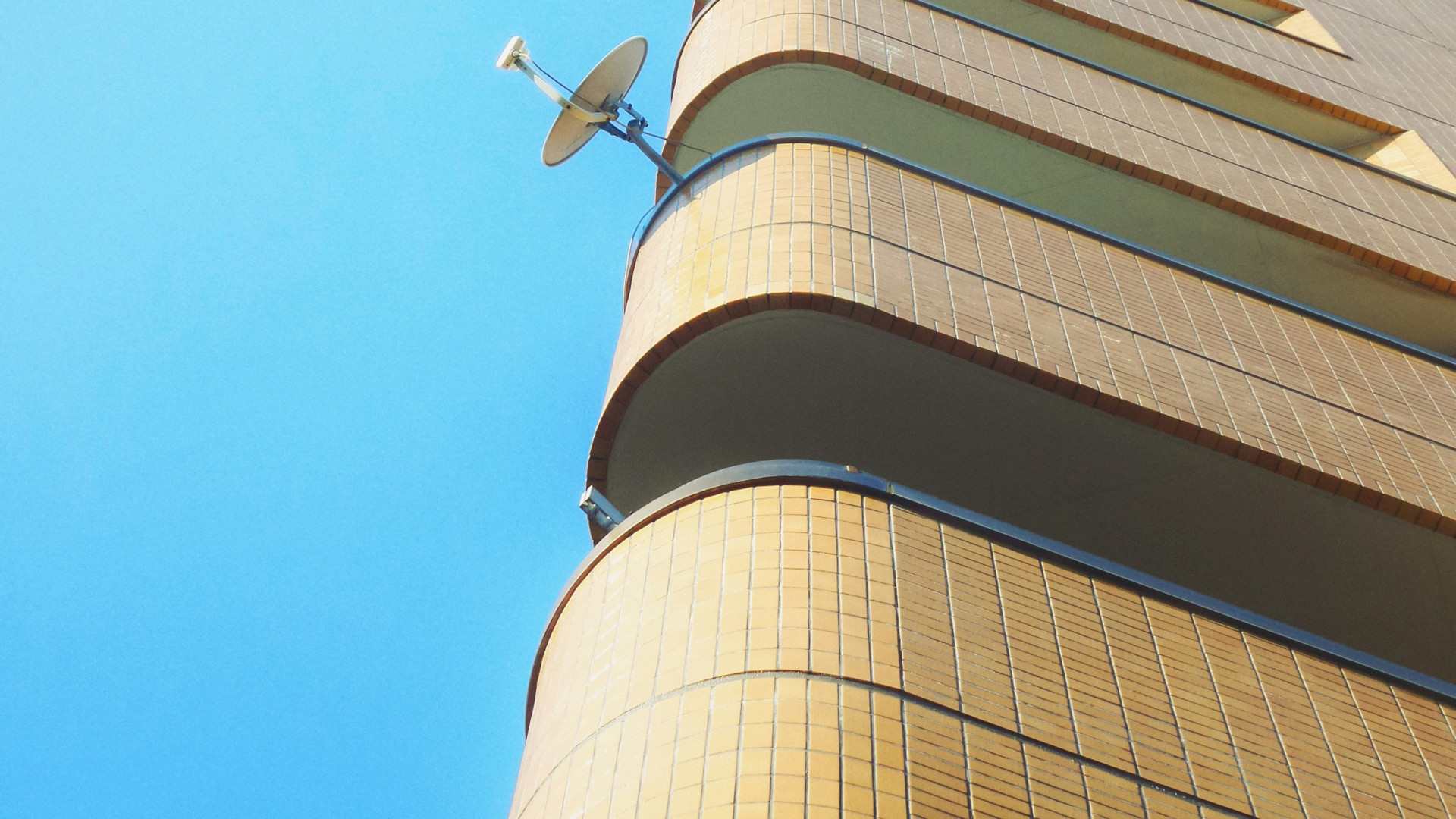 Quels sont les avantages de la TV HD par satellite ?